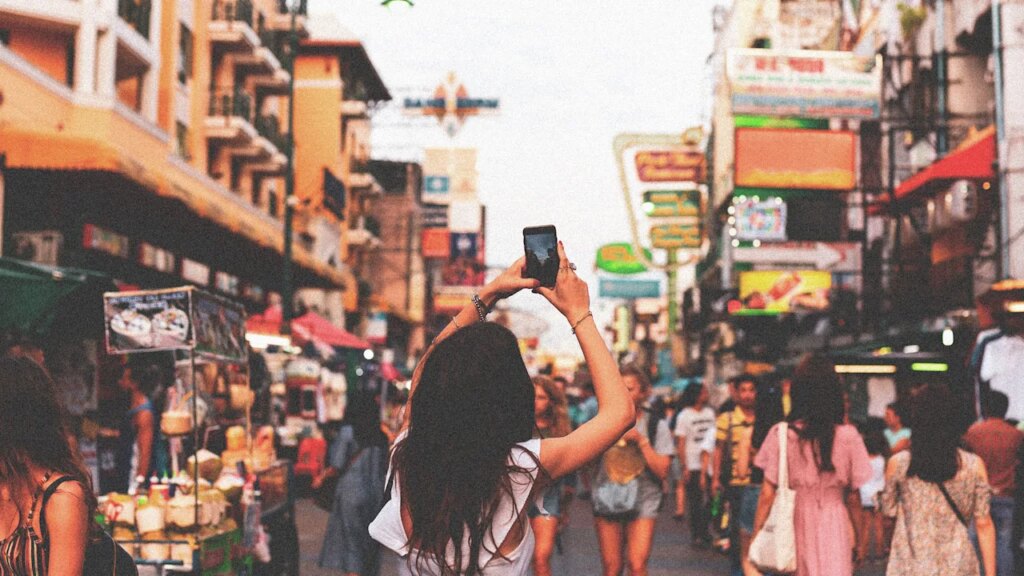 Exploring a new city? Grab these 3 free, under-the-radar apps first