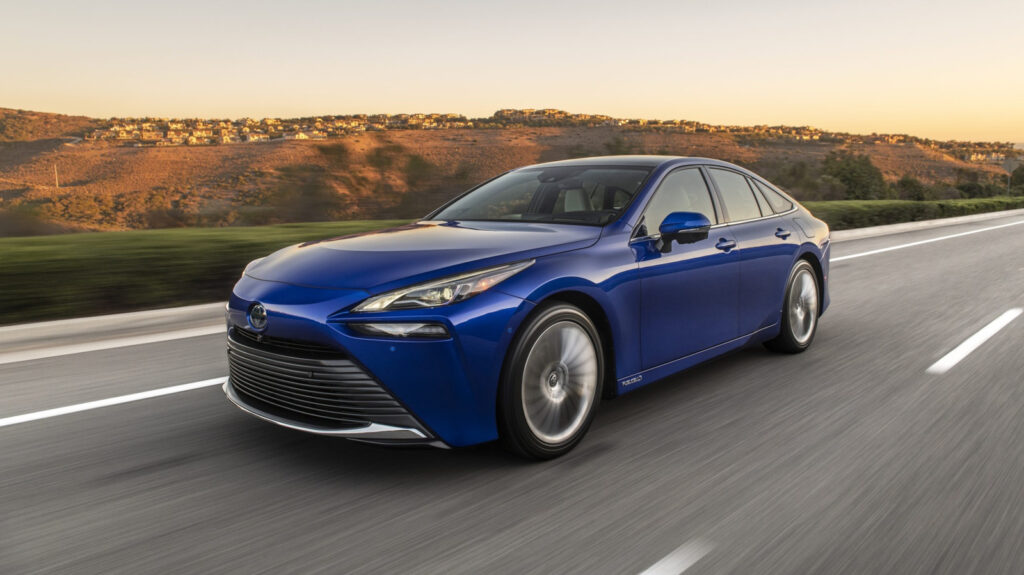 Mirai Owners Suing Toyota Because Hydrogen Is The Most Common Element In The Universe But It's Damn Difficult To Find On Earth