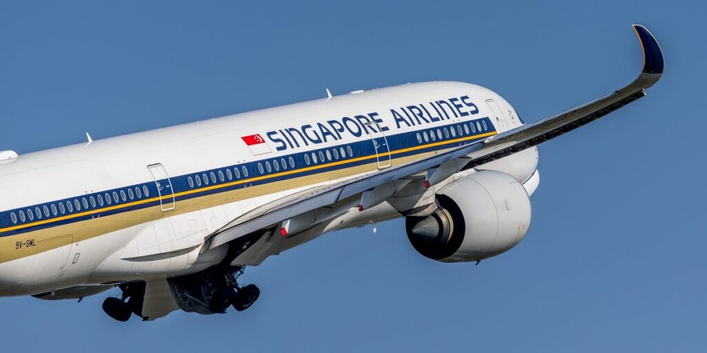 Singapore Airlines Flight Stuck in New York for 2 Days After Snowstorm