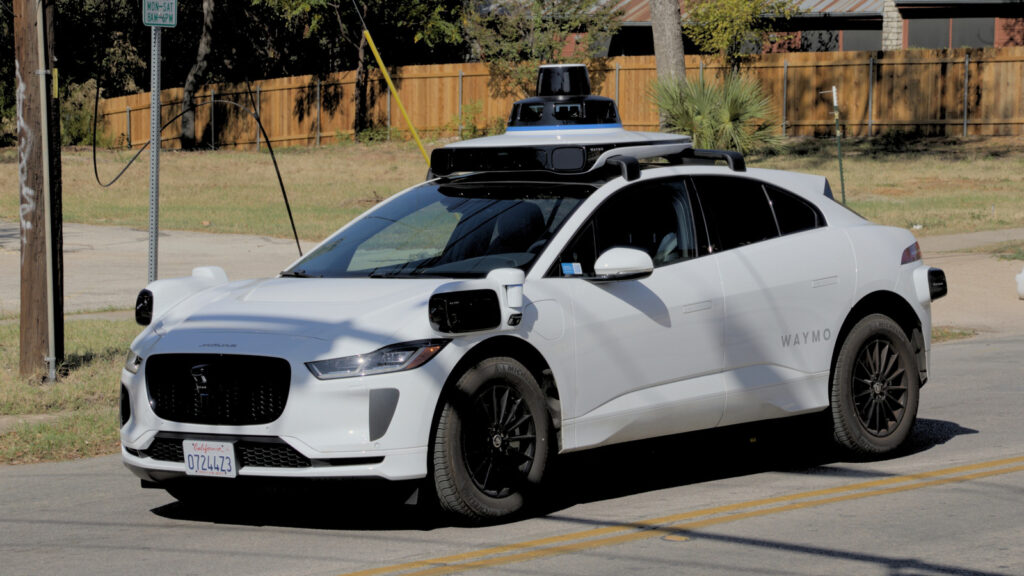 Waymo's Fix To End Robotaxis Blowing By School Buses Doesn't Work