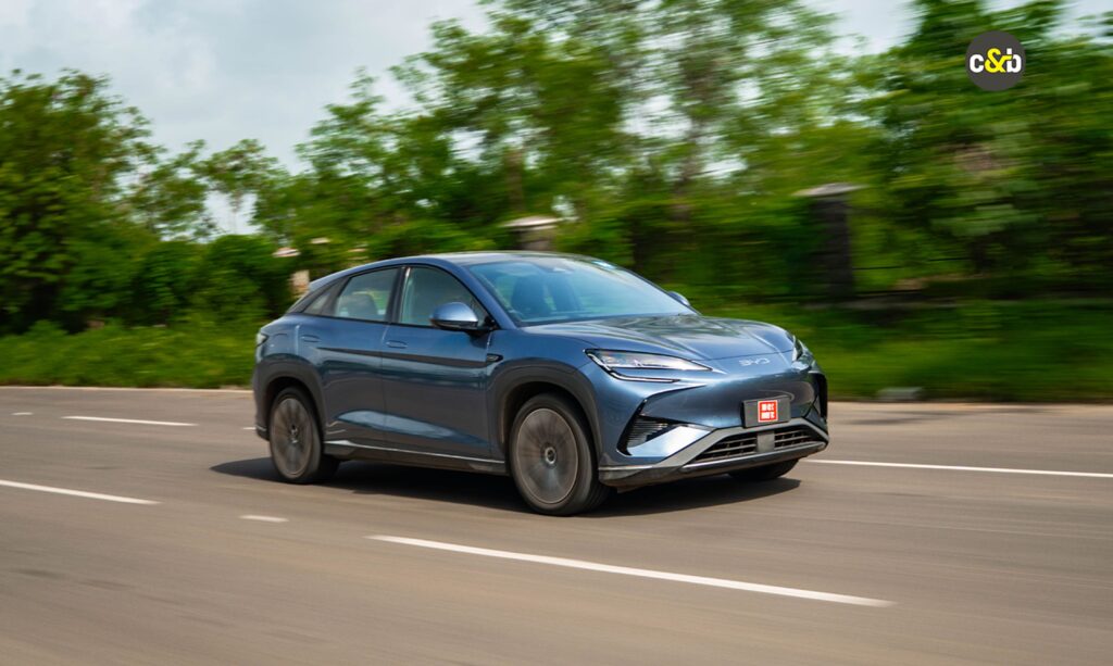 हम उन कुछ कारों की सूची दे रहे हैं जिनमें फैक्ट्री-फिटेड एयर प्यूरीफायर लगा हुआ आता है.