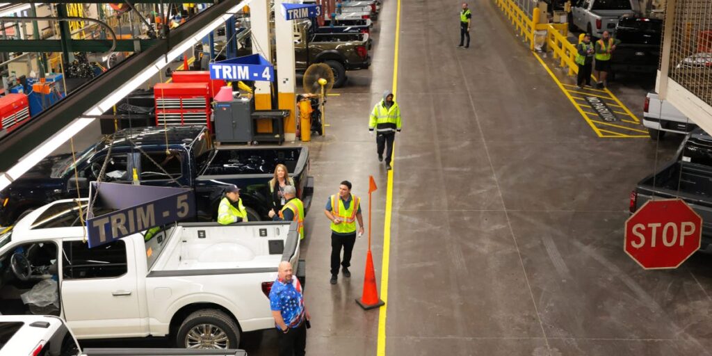 Ford Gives Some Mechanics Free Carhartt Gear to Attract Talent Ford Gives Some Mechanics Free Carhartt Gear to Attract Talent