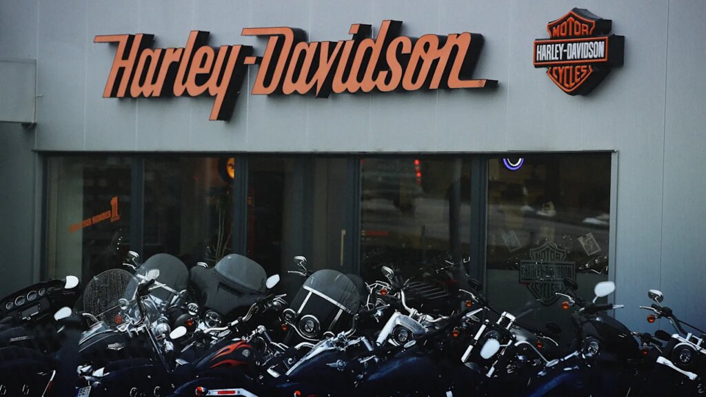Harley-Davidson dealership owners are closing up shop as sales sag
