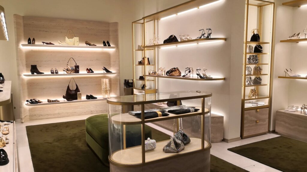 Storied Luxury Retailer Gives Key Indication It May Be Facing Bankruptcy Storied Luxury Retailer Gives Key Indication It May Be Facing Bankruptcy
