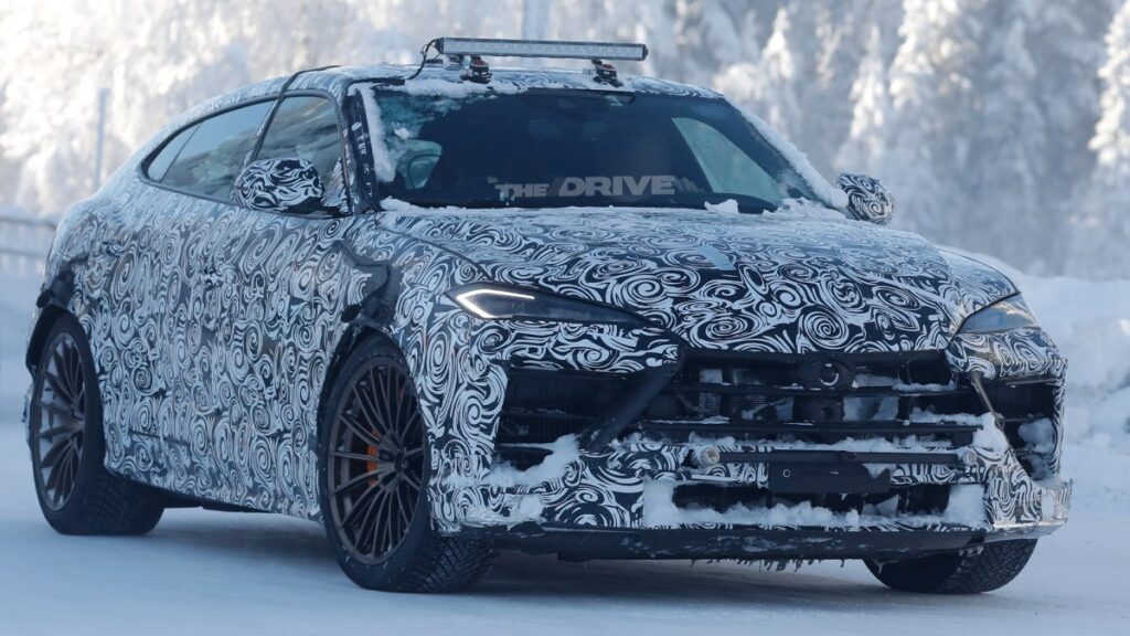 2027 Lamborghini Urus SE Performante Spied Testing With Big Light Bar on the Roof