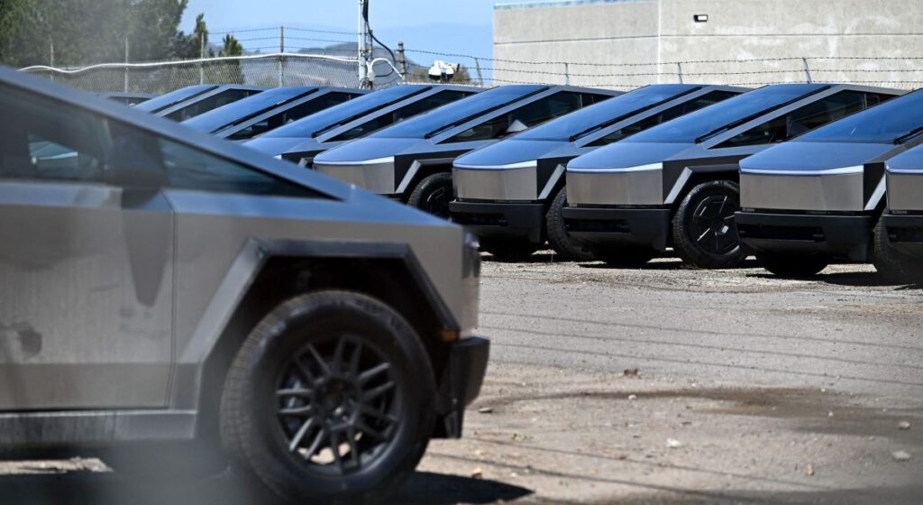Cheaper Tesla Cybertruck, Jeep Gladiator, and GM Braces For Sales Downturn