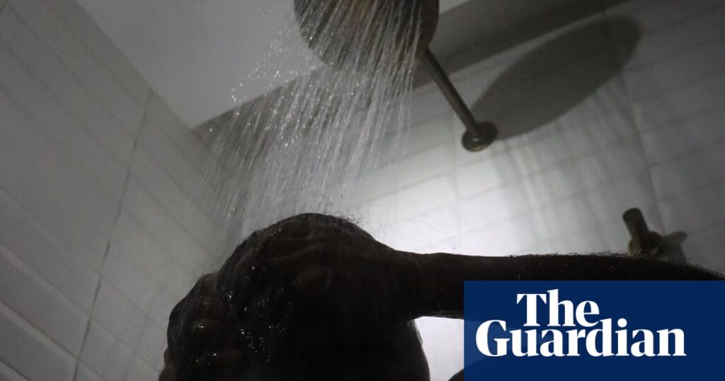 Dark showering: is this the very best way to wash? | Health & wellbeing