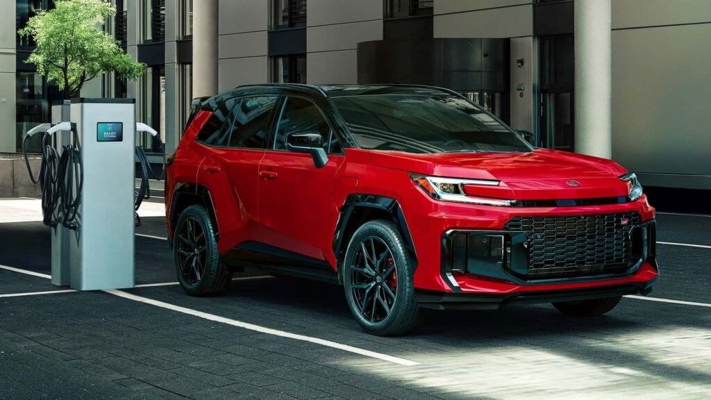 Japan’s Toyota RAV4 Plug-In Hybrid Can Power Your Home For A Week Japan's Toyota RAV4 Plug-In Hybrid Can Power Your Home For A Week
