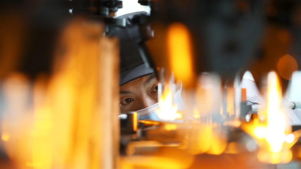 Microsoft Just Found a Way to Store Data for Millennia by Using a Common Kitchen Item