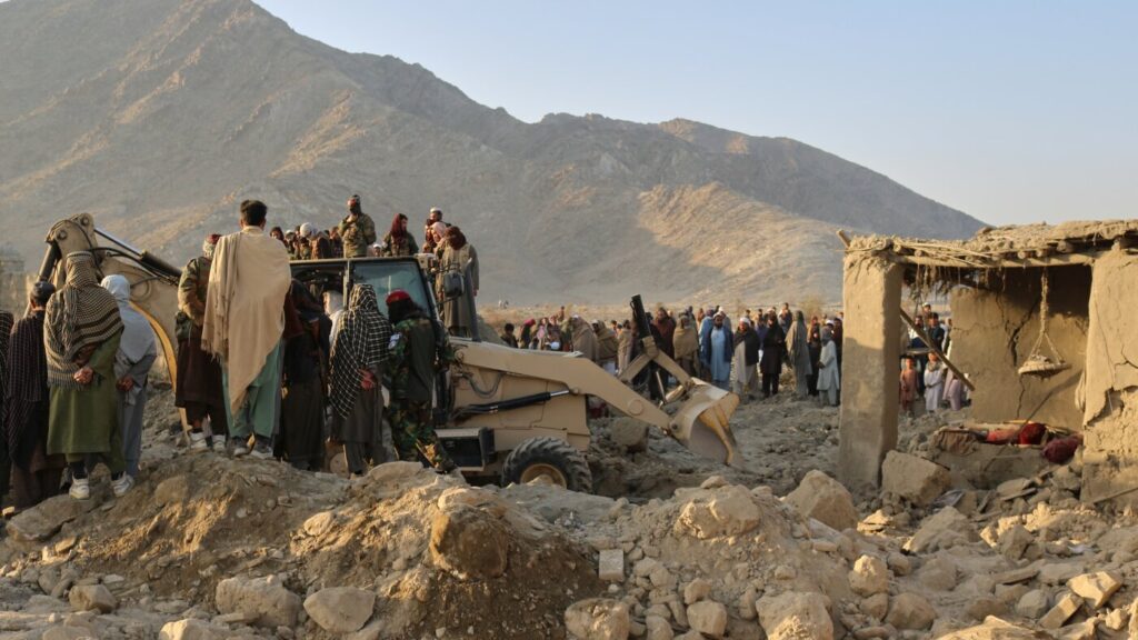 Pakistan claims to have killed at least 70 militants in strikes on Afghan border : NPR