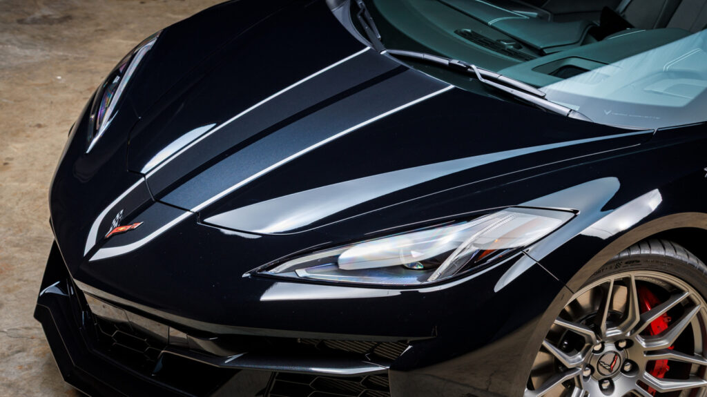 These Are The Biggest Differences Between The Chevy C8 Corvette Stingray And Z06 These Are The Biggest Differences Between The Chevy C8 Corvette Stingray And Z06