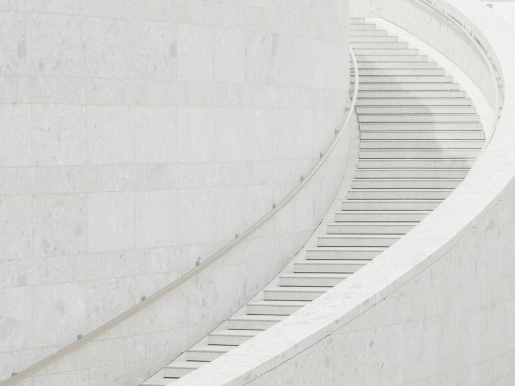 A Gentle Introduction to Nonlinear Constrained Optimization with Piecewise Linear Approximations A Gentle Introduction to Nonlinear Constrained Optimization with Piecewise Linear Approximations