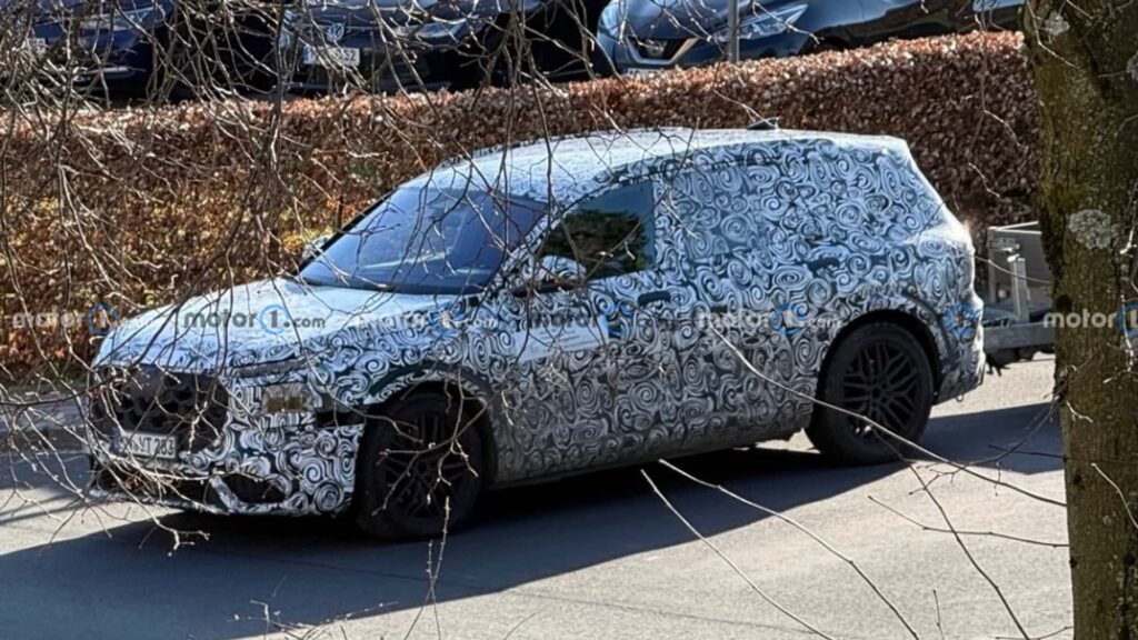 Audi Q9 Spied: Three-Row SUV Caught Testing