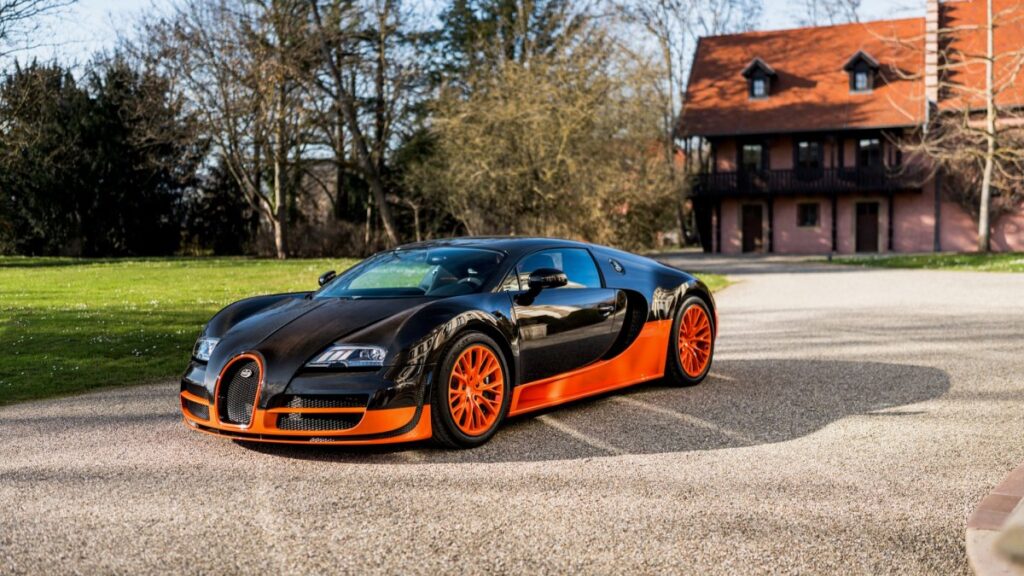 Bugatti Restored This 44,000-Mile Veyron Prototype That Helped Break the Top Speed Record Bugatti Restored This 44,000-Mile Veyron Prototype That Helped Break the Top Speed Record