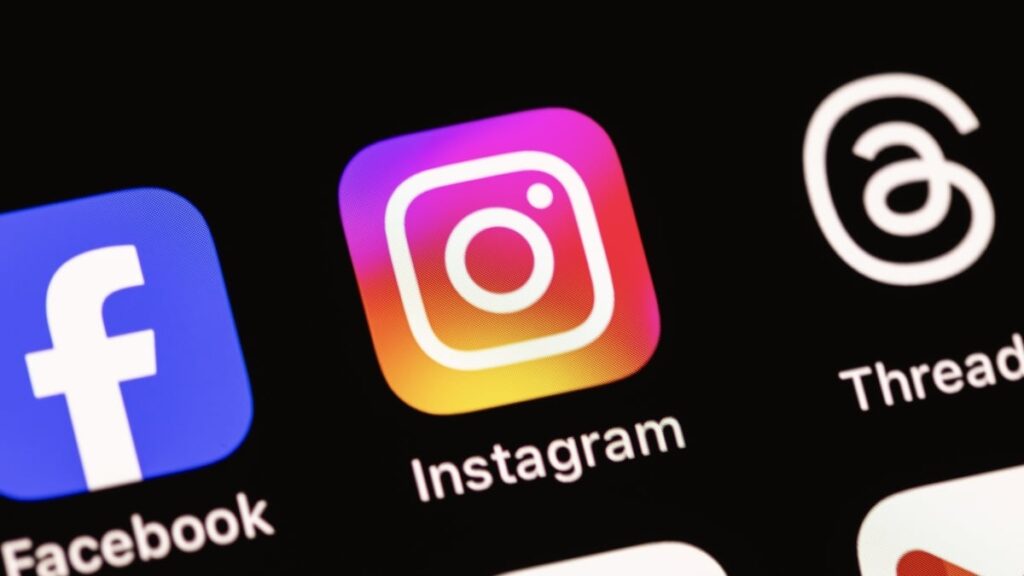 How to Stop Social Media Platforms From Tracking You When You Share Posts