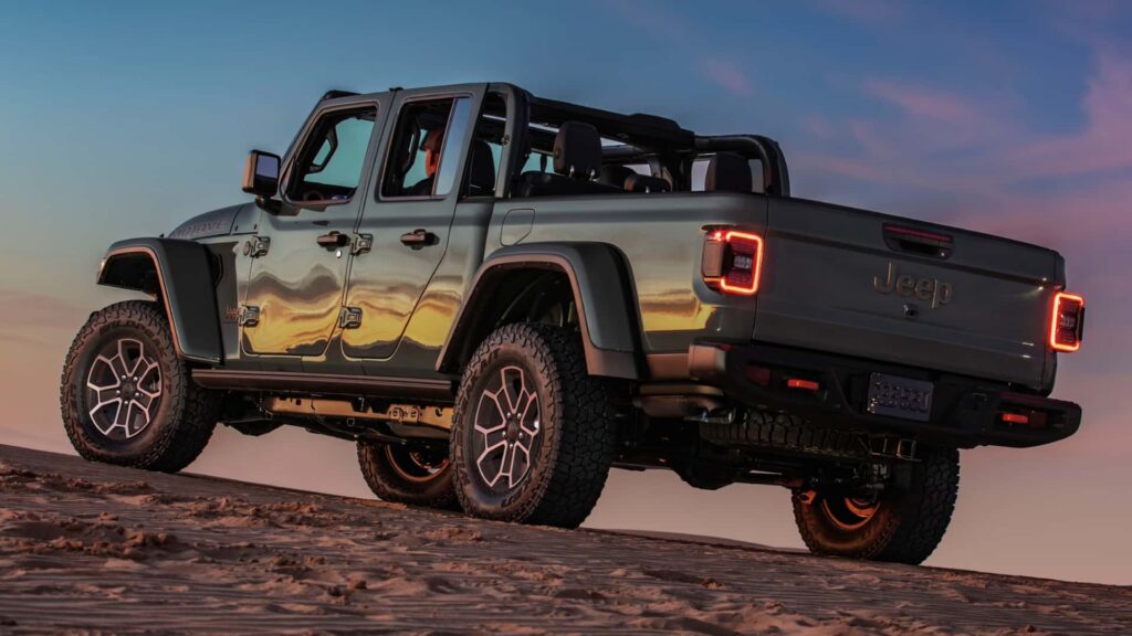 Jeep Gladiator With Manual Transmission Might Return: Report Jeep Gladiator With Manual Transmission Might Return: Report