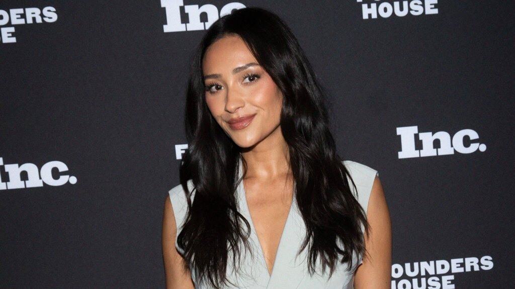 Shay Mitchell Says the Real Reason Béis Took Off Owes to 1 Overlooked Rule Shay Mitchell Says the Real Reason Béis Took Off Owes to 1 Overlooked Rule