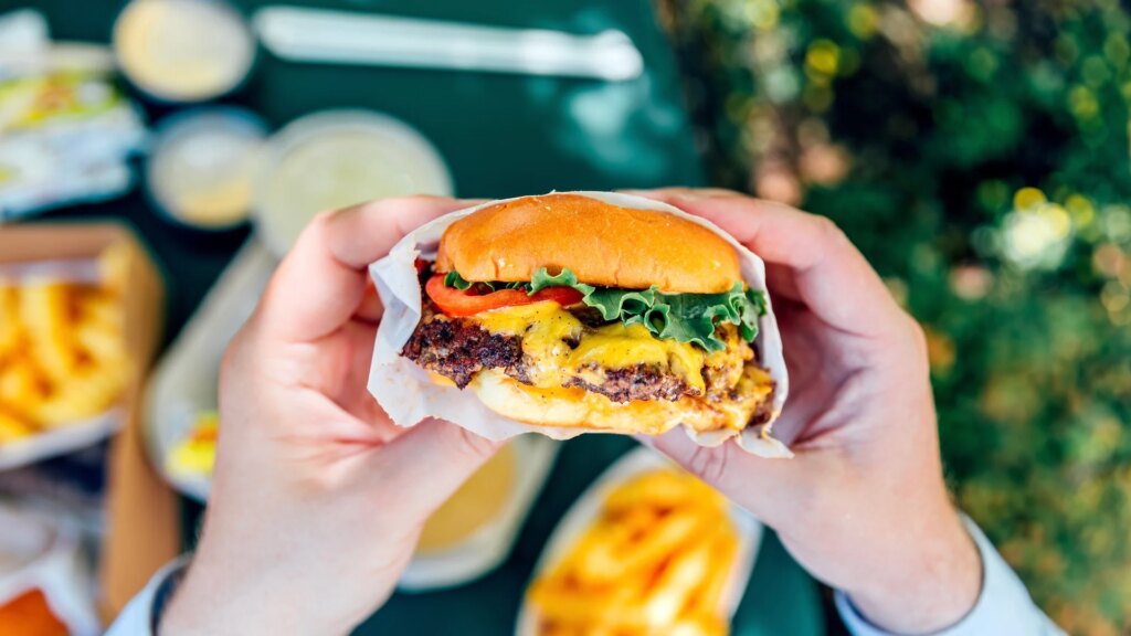 This Faltering Chain Was Just Ranked the Worst Burger Joint in the Country
