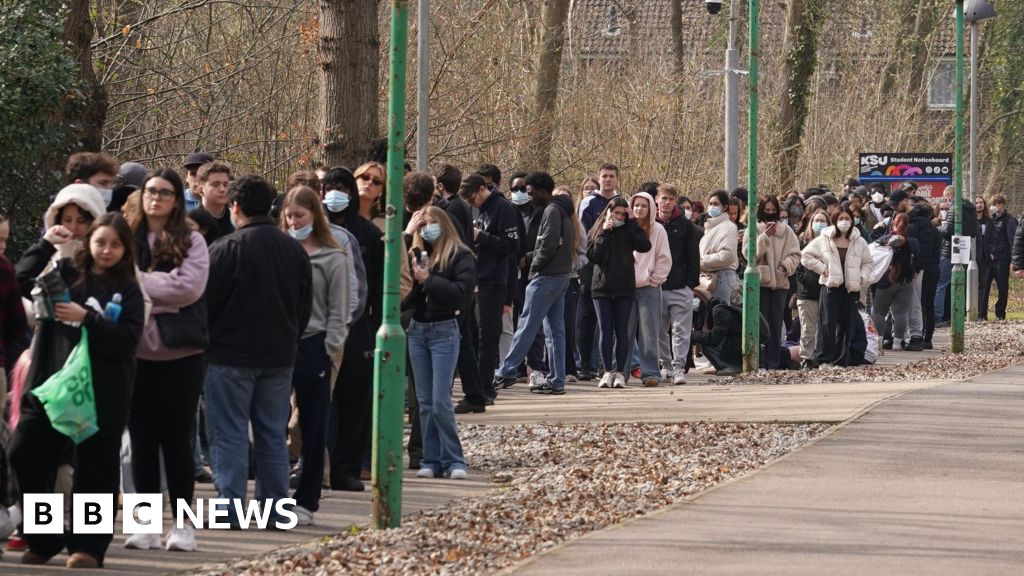 Thousands vaccinated in meningitis outbreak in Kent as experts uncertain over peak Thousands vaccinated in meningitis outbreak in Kent as experts uncertain over peak