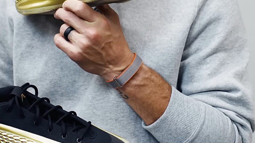 Fitbit’s upcoming Whoop rival has been repeatedly leaked by Steph Curry, images show — and it could launch imminently Basketball player Steph Curry wearing an unreleased screenless Fitbit wearable.