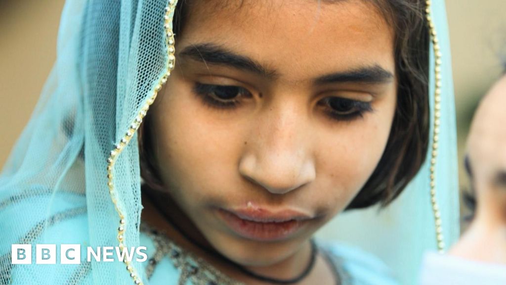 Pakistan hospital at centre of child HIV outbreak caught reusing syringes in BBC film Pakistan hospital at centre of child HIV outbreak caught reusing syringes in BBC film