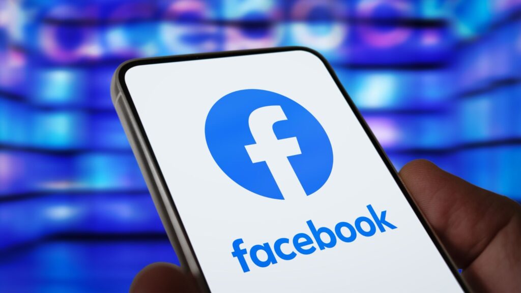 Your private Facebook photos may not be as safe as you think after a massive insider theft Your private Facebook photos may not be as safe as you think after a massive insider theft