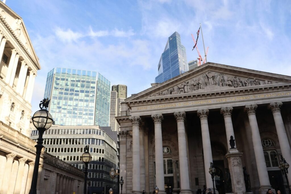 Bank of England reviews AI rules for agentic AI in finance